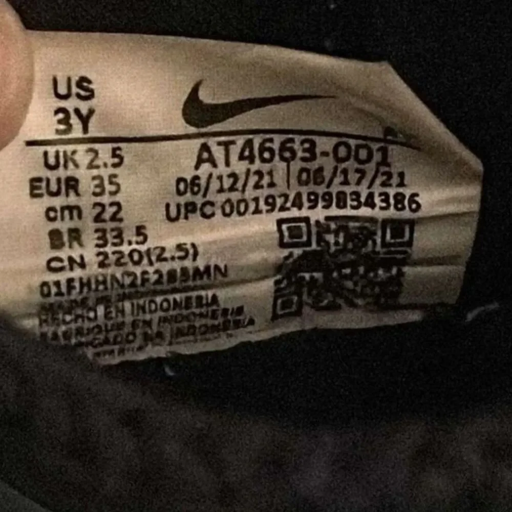 Nike Sneakers Size 3 Kids Black White Flex Runner Shoes Tennis Trainers Athletic